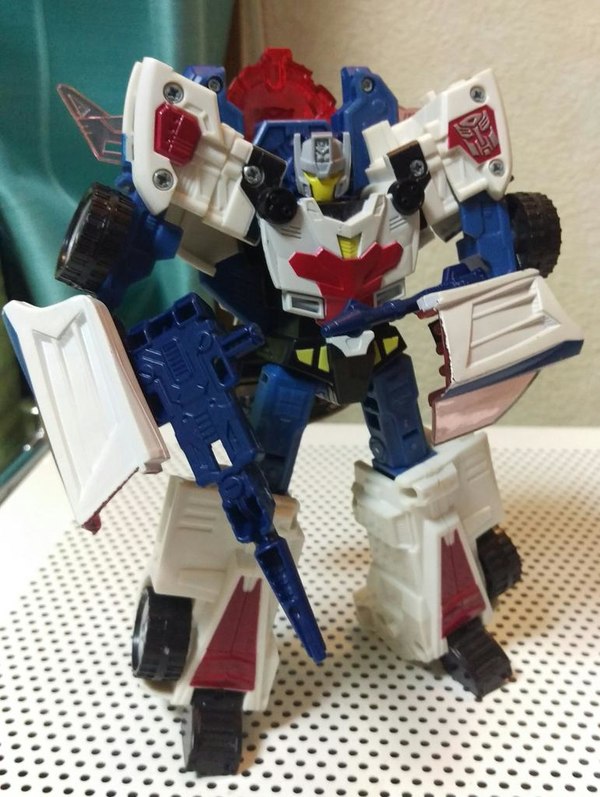Breakaway From Underpainted Titans Return Deluxe Body With This Custom Getaway Using Movie Repaint Of Hot Shot  (1 of 8)